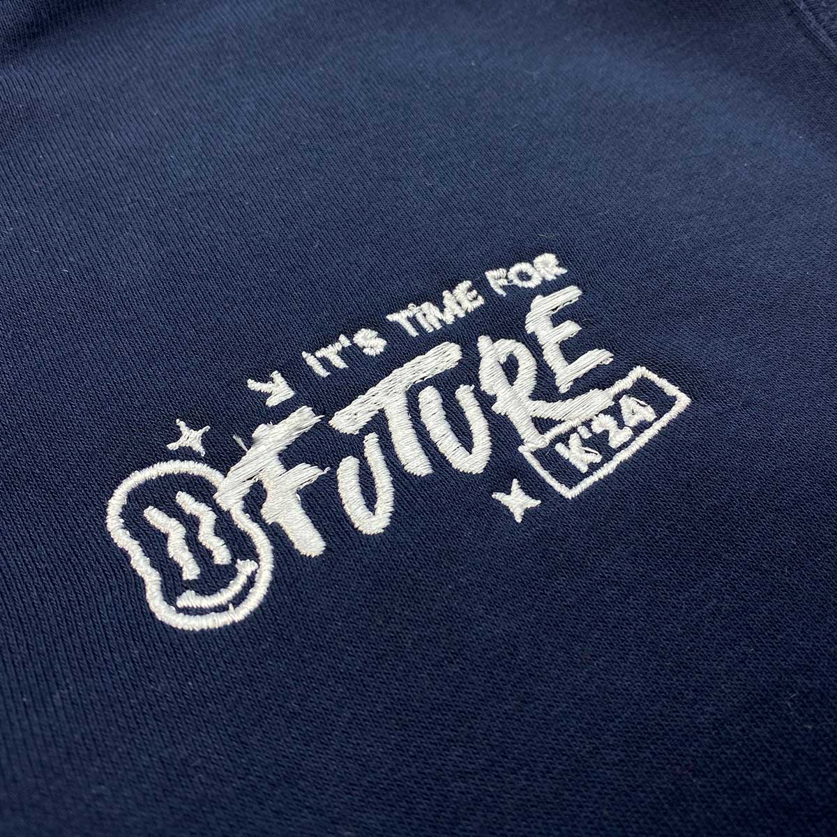 bluza-festiwalowa-2024-future-navy-nadruk